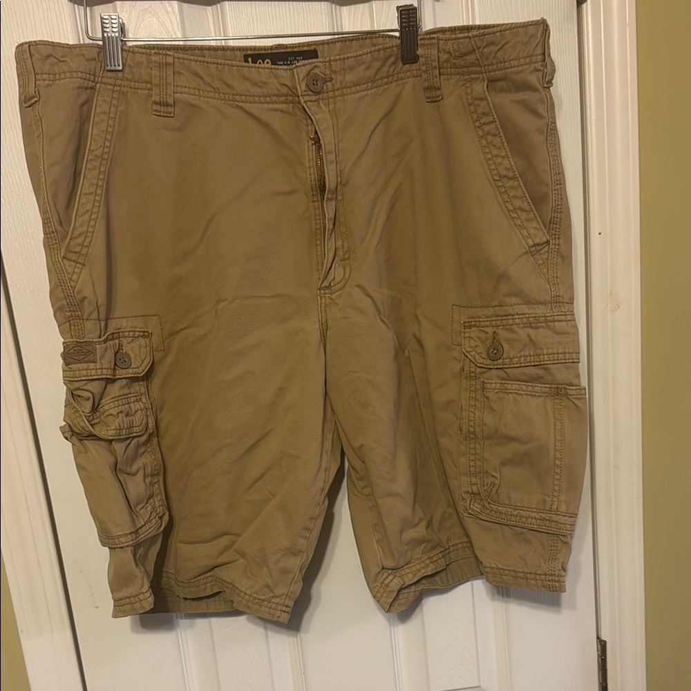 Lee Tan Cargo Shorts Relaxed Fit
